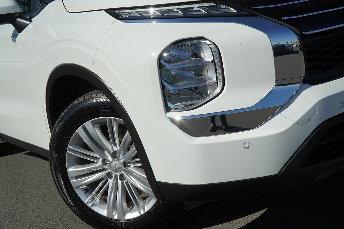 2023 Mitsubishi Outlander ES ZM