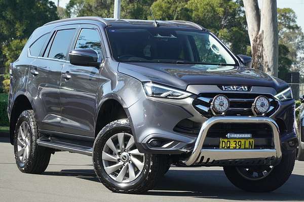 2022 Isuzu MU-X LS-U