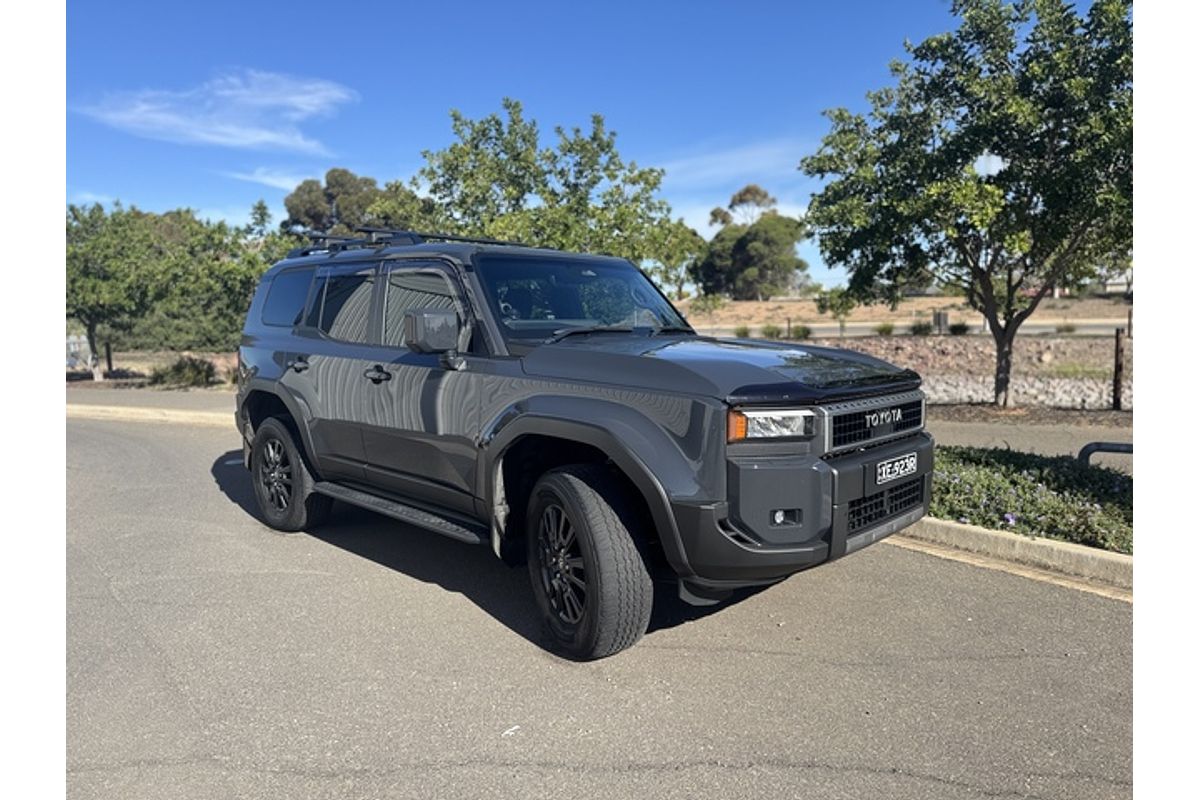 2024 Toyota Landcruiser Prado