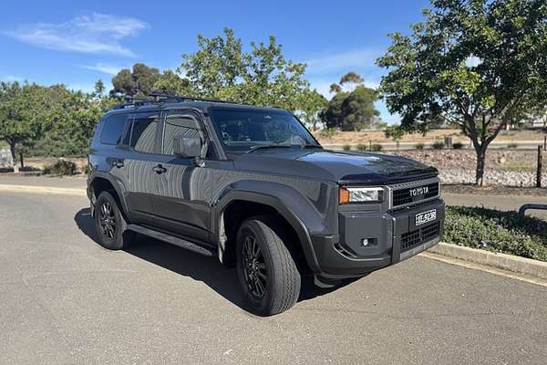 2024 Toyota Landcruiser Prado