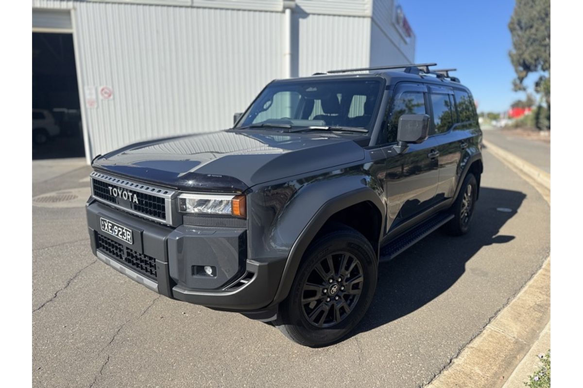 2024 Toyota Landcruiser Prado