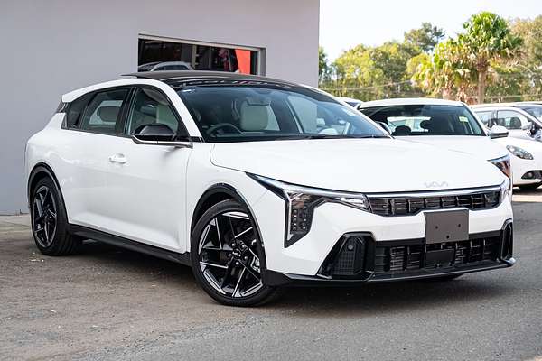 2025 Kia K4 GT-Line CL4m