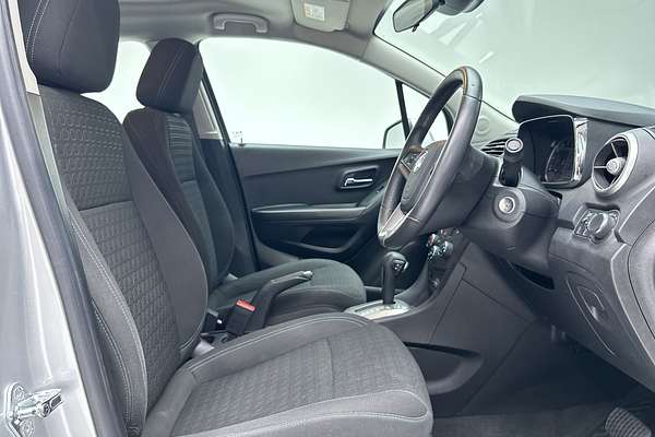 2015 Holden Trax LS TJ thumb-12