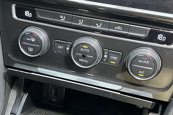 2017 Volkswagen Golf 110TSI Comfortline 7.5 thumb-16