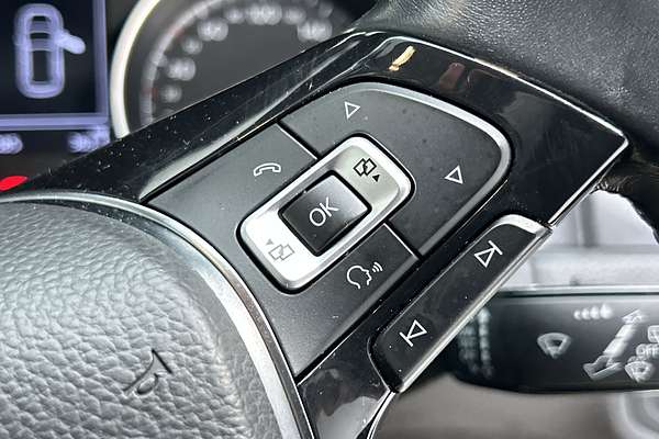 2017 Volkswagen Golf 110TSI Comfortline 7.5 thumb-17