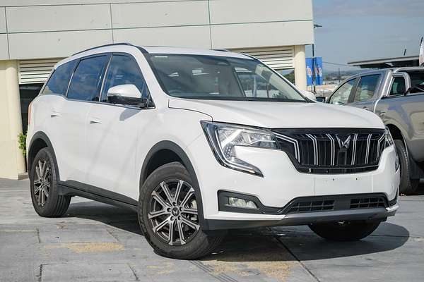 2023 Mahindra XUV700 AX7L