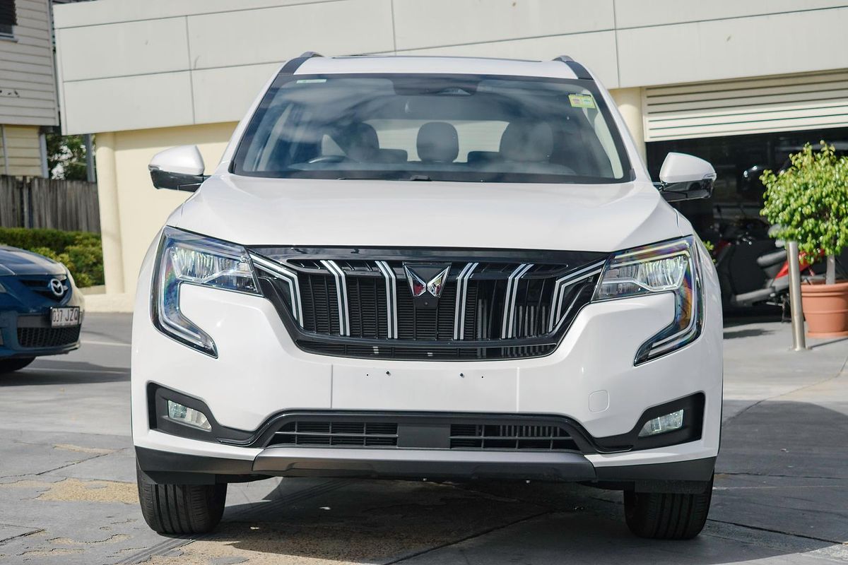 2023 Mahindra XUV700 AX7L