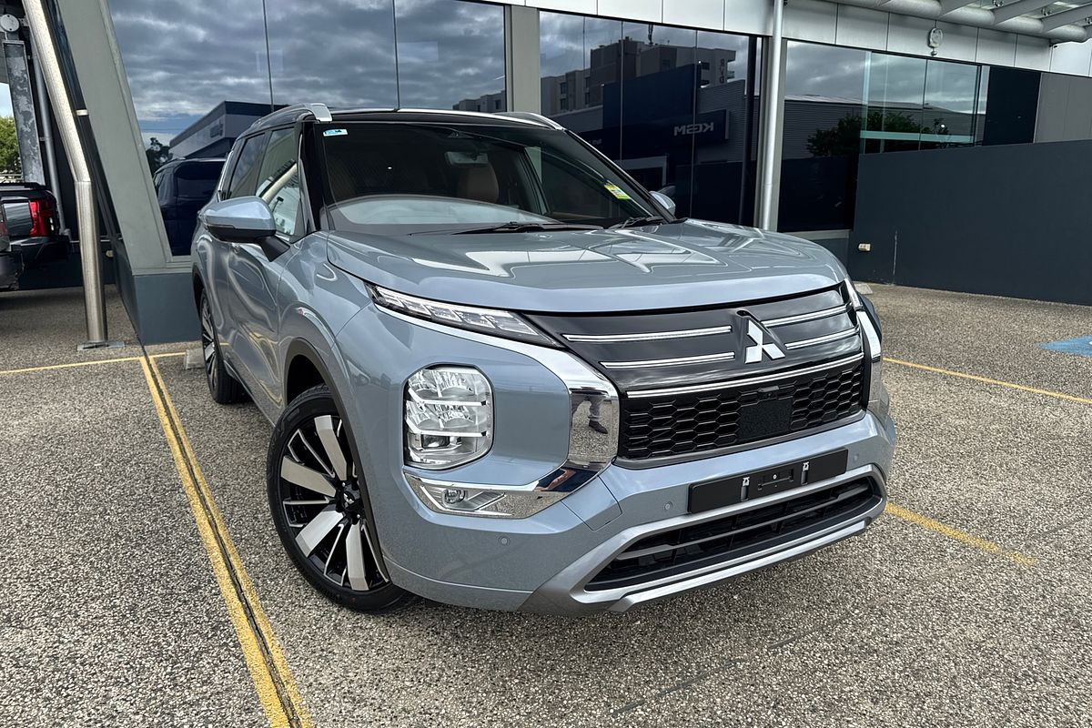 2025 Mitsubishi Outlander Exceed Tourer ZM