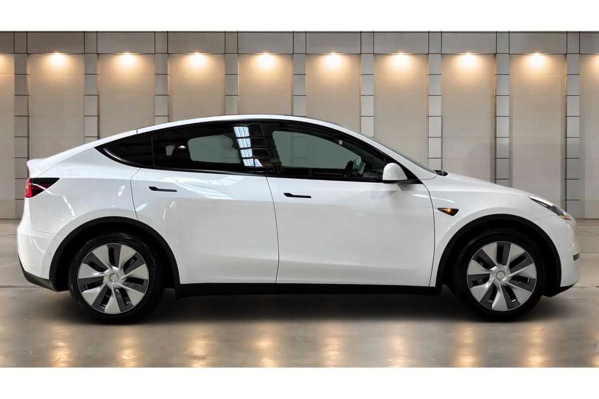 2023 Tesla Model Y Rear-Wheel Drive