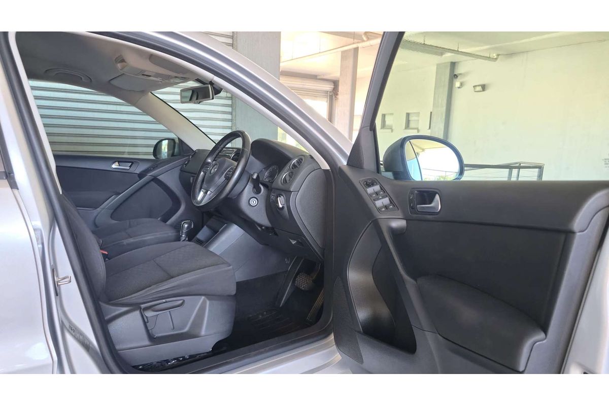 TIGUAN 5NC MY13 103 TDI 2.0L DT4 DIESEL TURBO F/INJ 7 SP AUTO DIRECT SHIFT 4D WAGON 