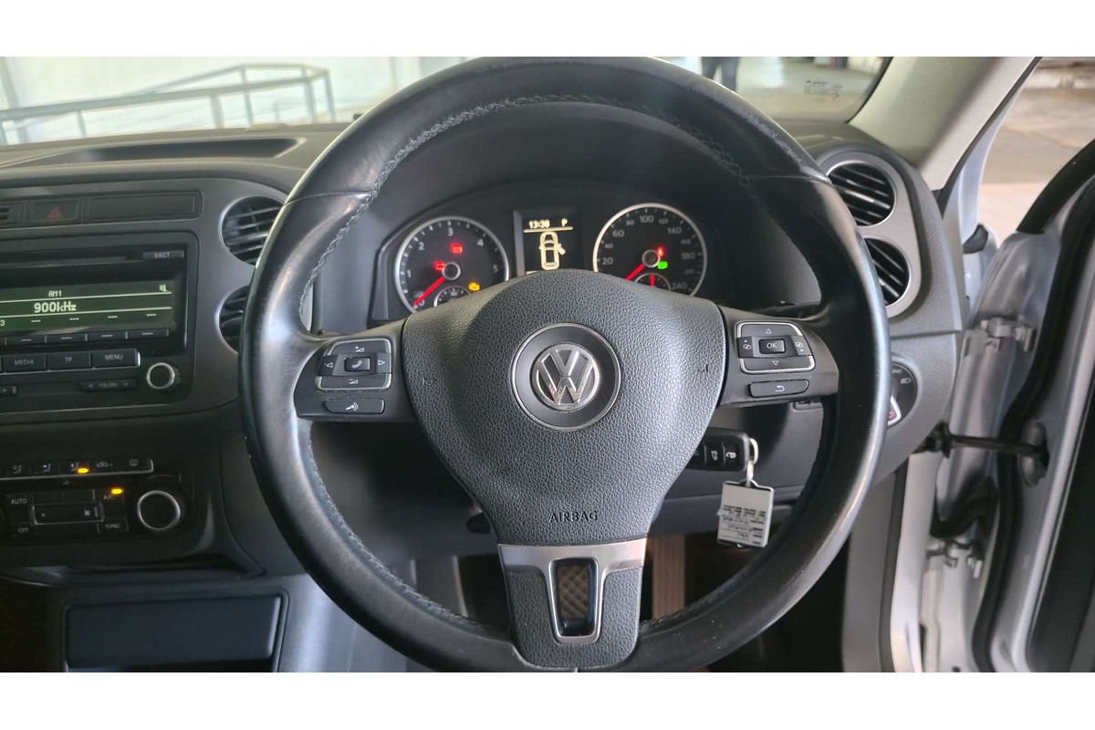TIGUAN 5NC MY13 103 TDI 2.0L DT4 DIESEL TURBO F/INJ 7 SP AUTO DIRECT SHIFT 4D WAGON 