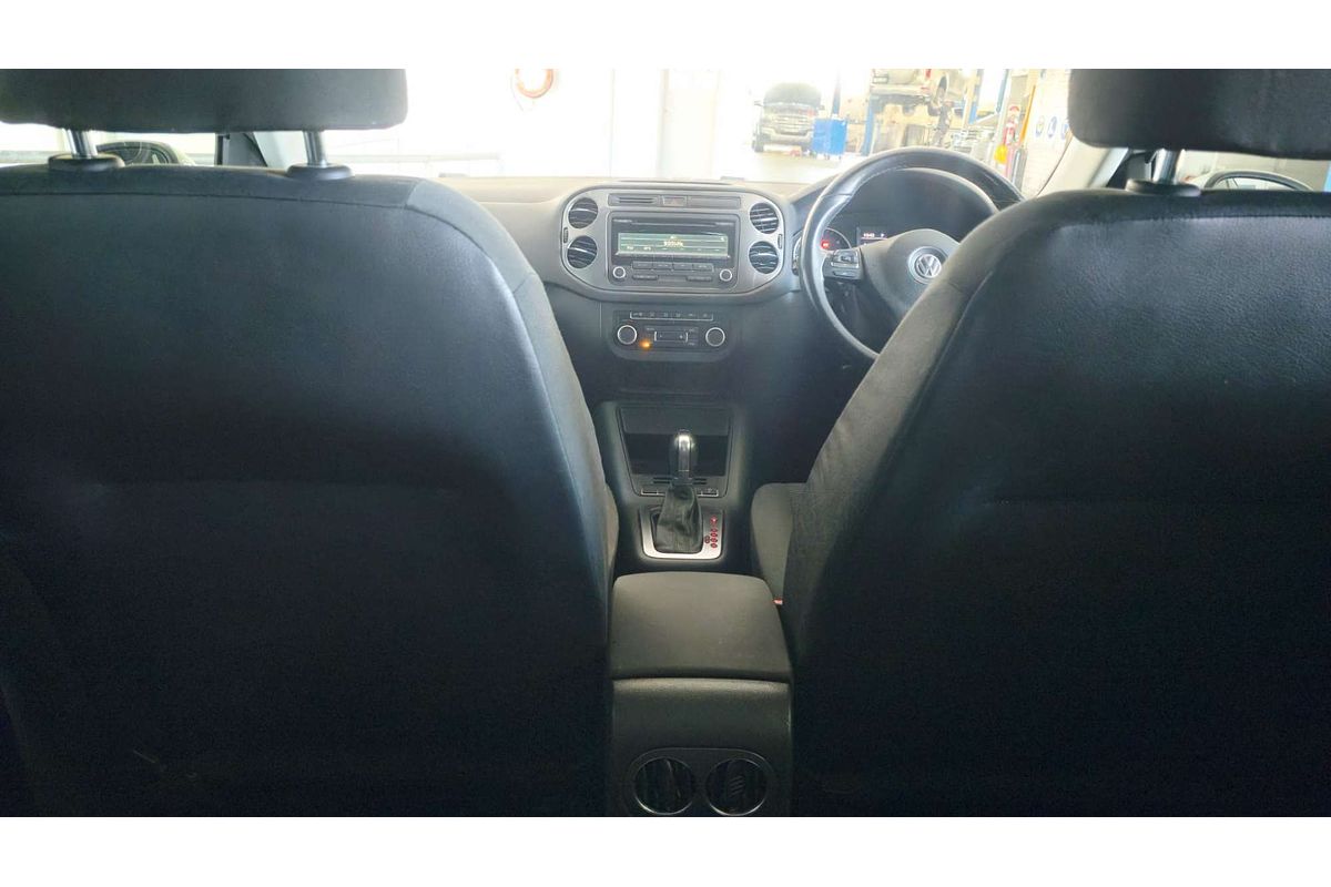TIGUAN 5NC MY13 103 TDI 2.0L DT4 DIESEL TURBO F/INJ 7 SP AUTO DIRECT SHIFT 4D WAGON 