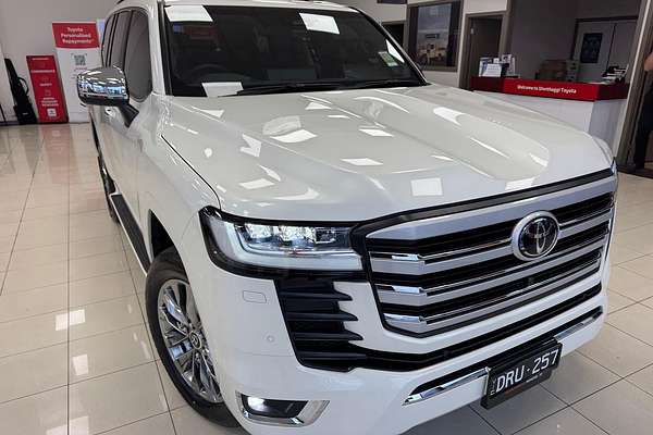 2026 Toyota Landcruiser Sahara ZX FJA300R