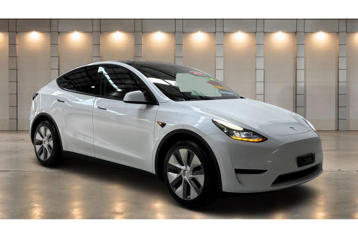 2022 Tesla Model Y Rear-Wheel Drive