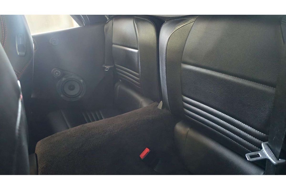 911 996 CARRERA 3.6L 6Cyl MULTI POINT F/INJ 5 SP AUTOMATIC TIPTRONIC 2D CABRIOLET 