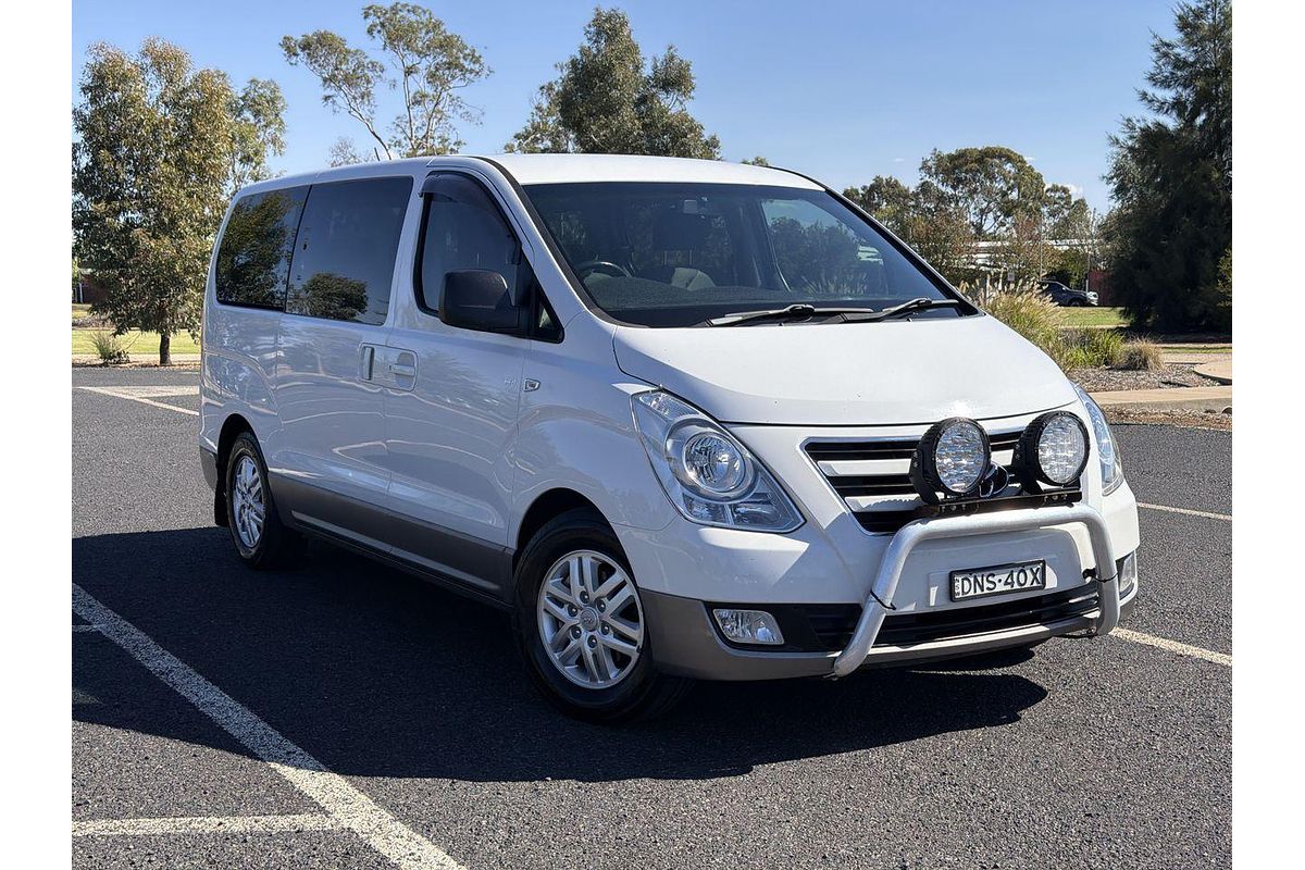 2016 Hyundai iMax TQ3-W Series II