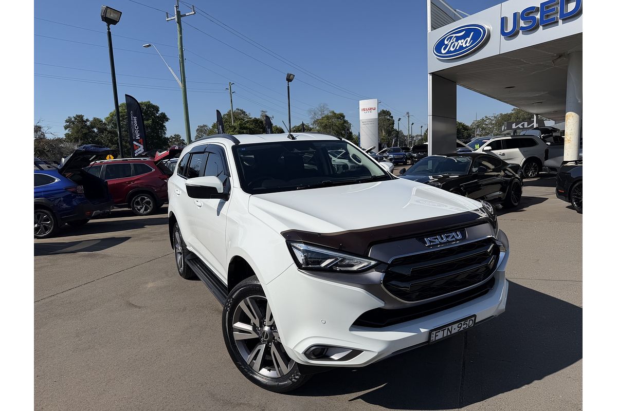 2022 Isuzu MU-X LS-T