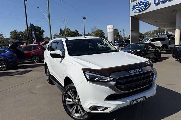 2022 Isuzu MU-X LS-T