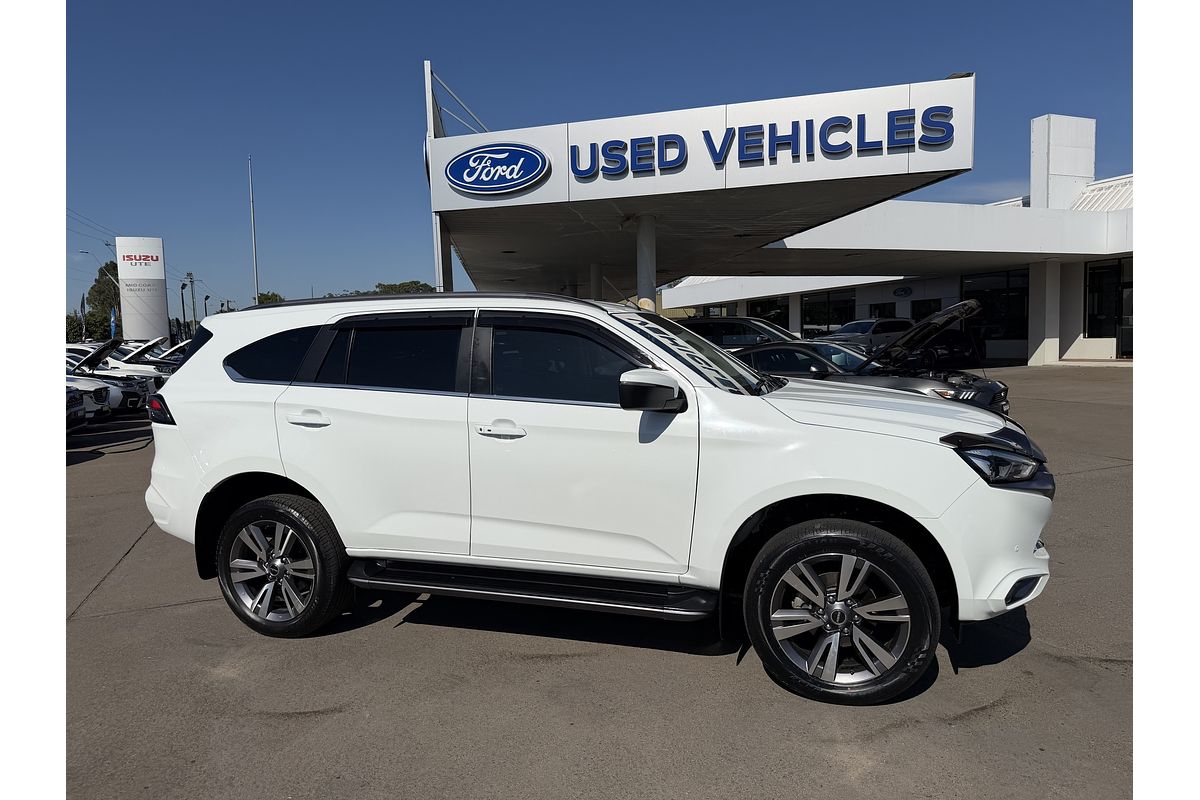 2022 Isuzu MU-X LS-T