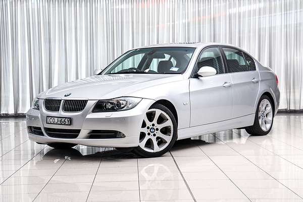 2005 BMW 3 Series 330i E90