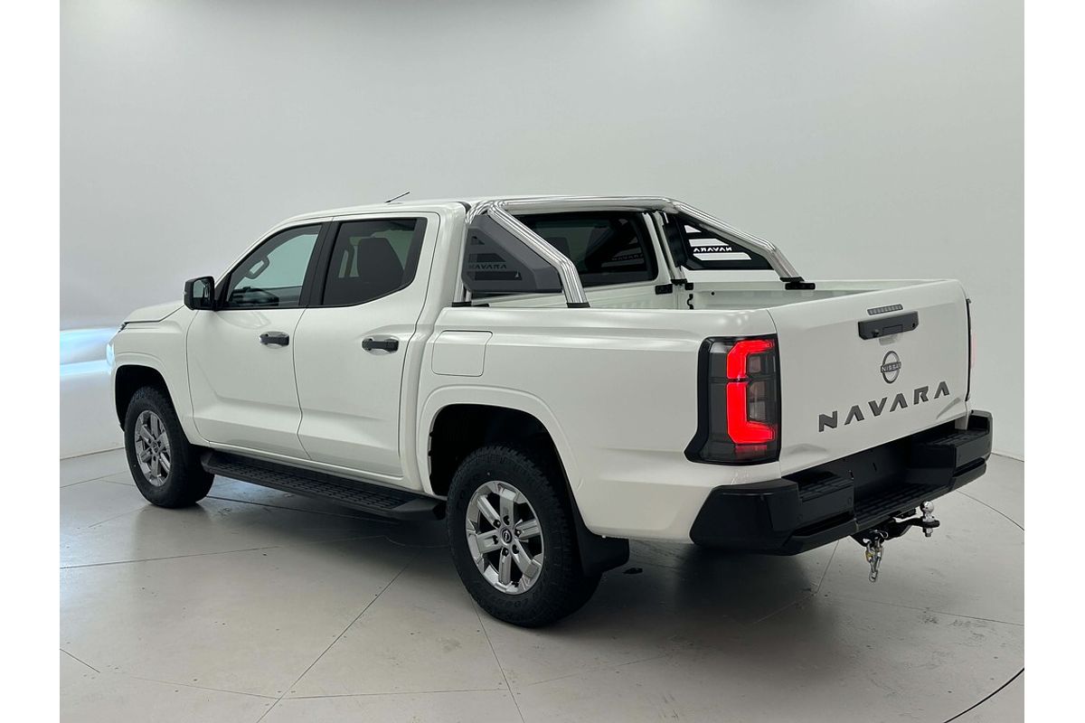 Nissan NAVARA 4X4 2.4 DSL AUTO DC ST