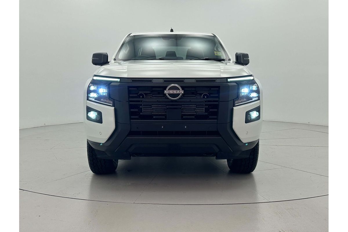 Nissan NAVARA 4X4 2.4 DSL AUTO DC ST