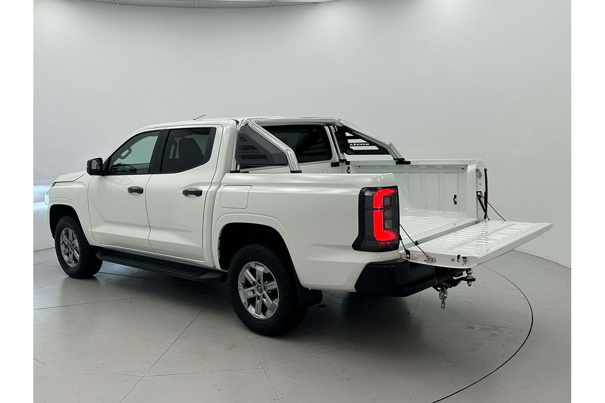 Nissan NAVARA 4X4 2.4 DSL AUTO DC ST
