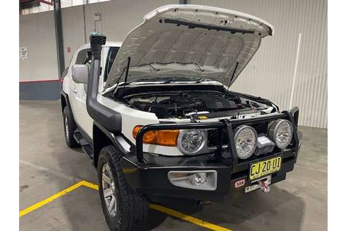 2016 Toyota FJ Cruiser  GSJ15R