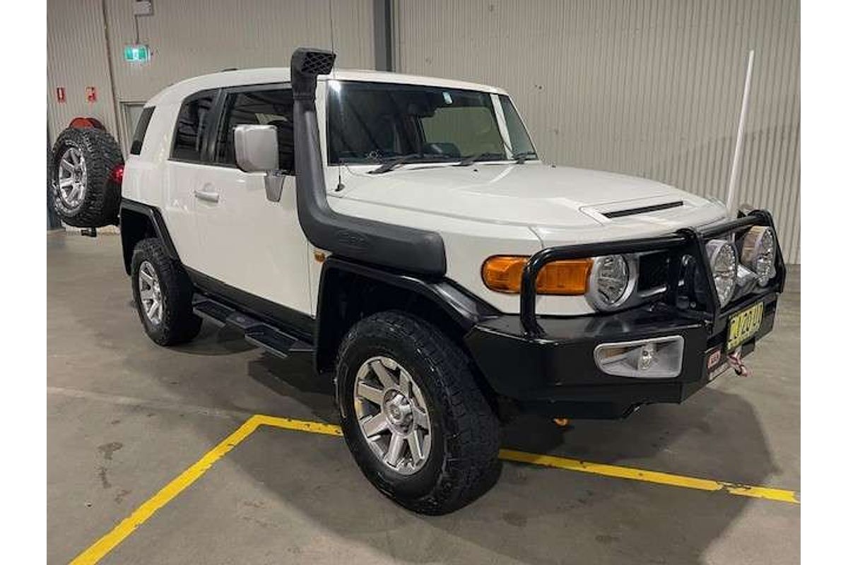 2016 Toyota FJ Cruiser  GSJ15R