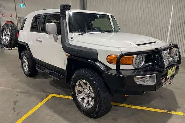 2016 Toyota FJ Cruiser  GSJ15R