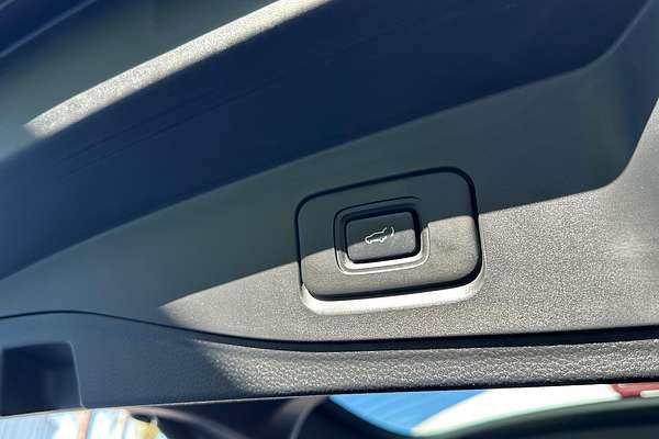 2024 Isuzu MU-X LS-T thumb-12