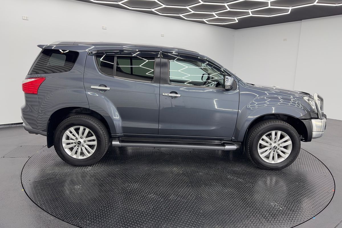 2018 Isuzu MU-X LS-T