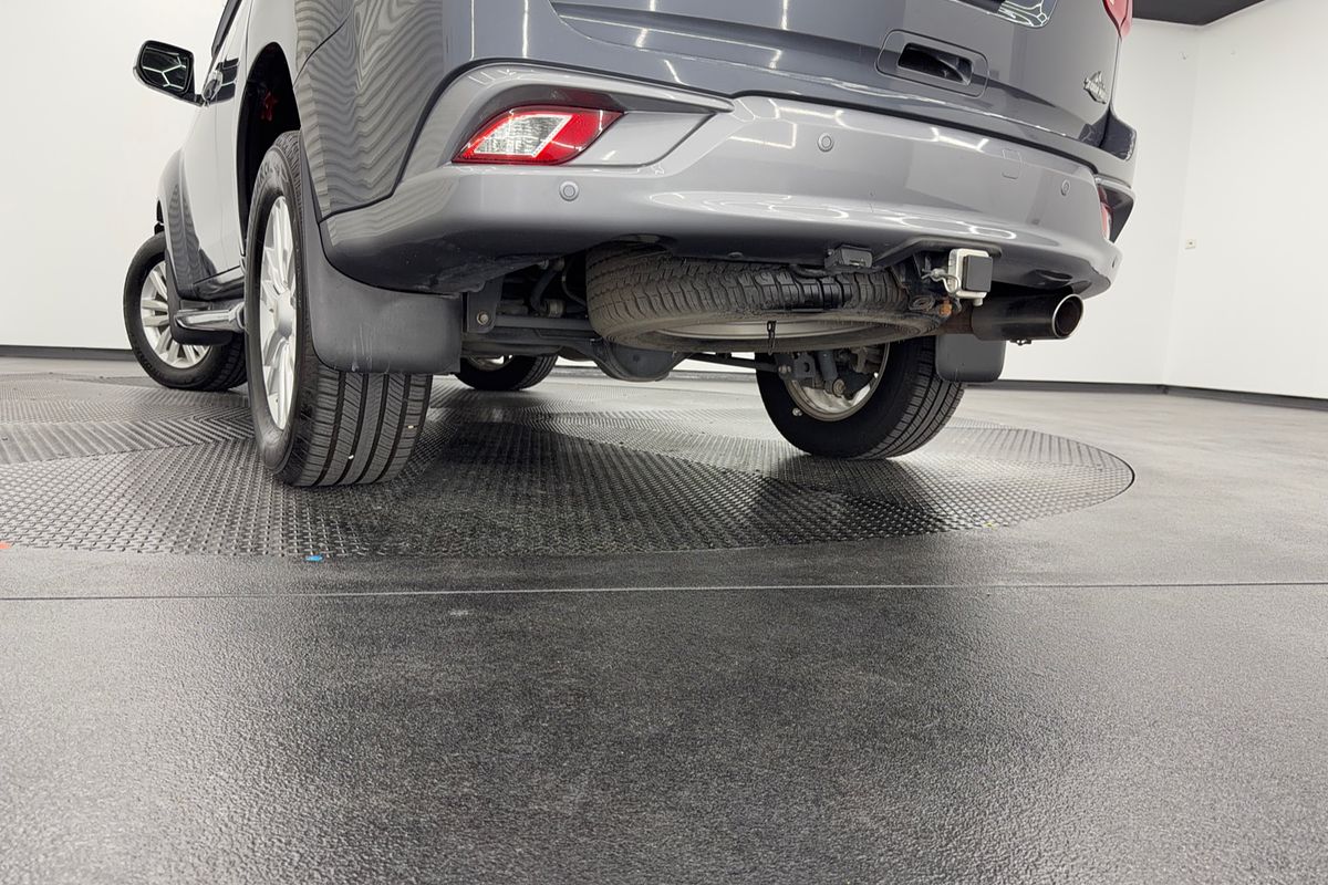 2018 Isuzu MU-X LS-T