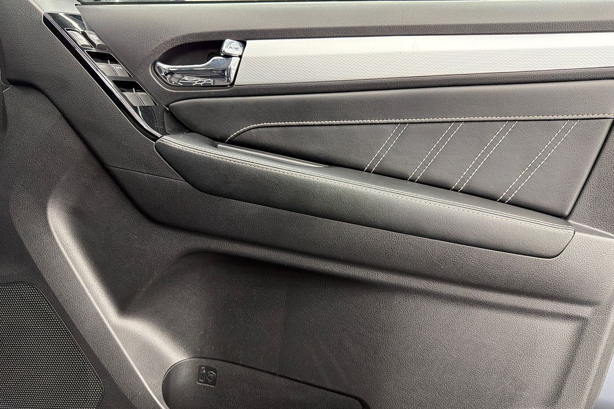 2018 Isuzu MU-X LS-T