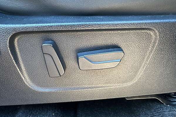 2022 Isuzu MU-X LS-T thumb-17