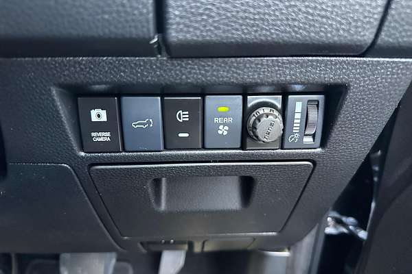 2022 Isuzu MU-X LS-T thumb-18