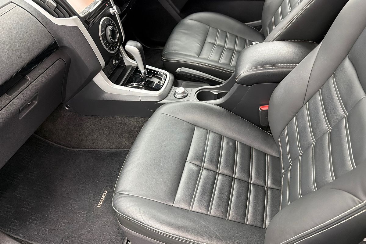 2018 Isuzu MU-X LS-T