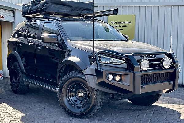 2022 Isuzu MU-X LS-T