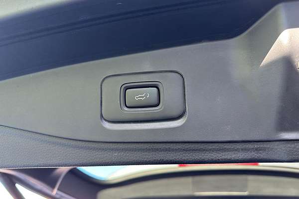 2023 Isuzu MU-X LS-T thumb-13