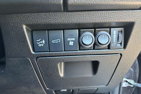 2023 Isuzu MU-X LS-T thumb-21