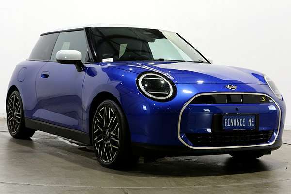 2025 MINI Cooper SE Favoured J01