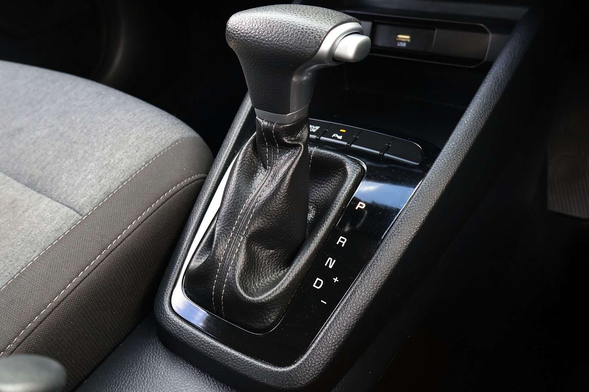 2024 Kia Stonic S YB