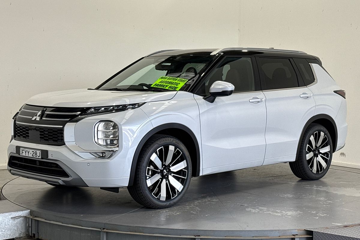 2025 Mitsubishi Outlander Exceed Tourer ZM