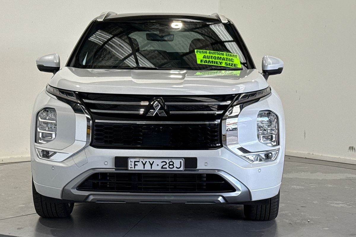 2025 Mitsubishi Outlander Exceed Tourer ZM