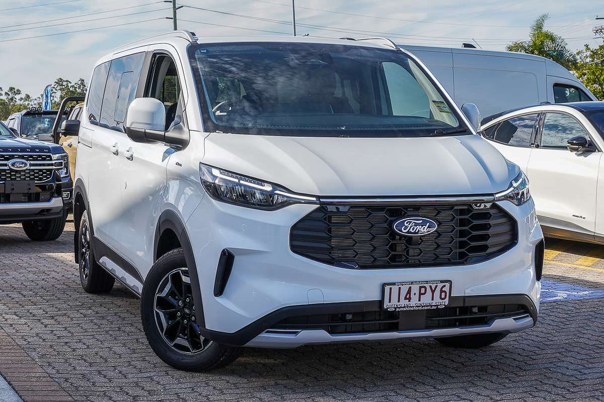 2025 Ford Tourneo Active AV SWB