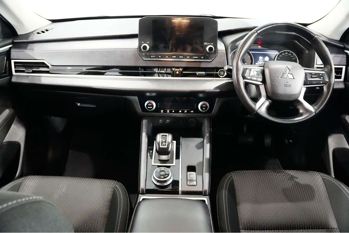 2022 Mitsubishi Outlander LS ZM
