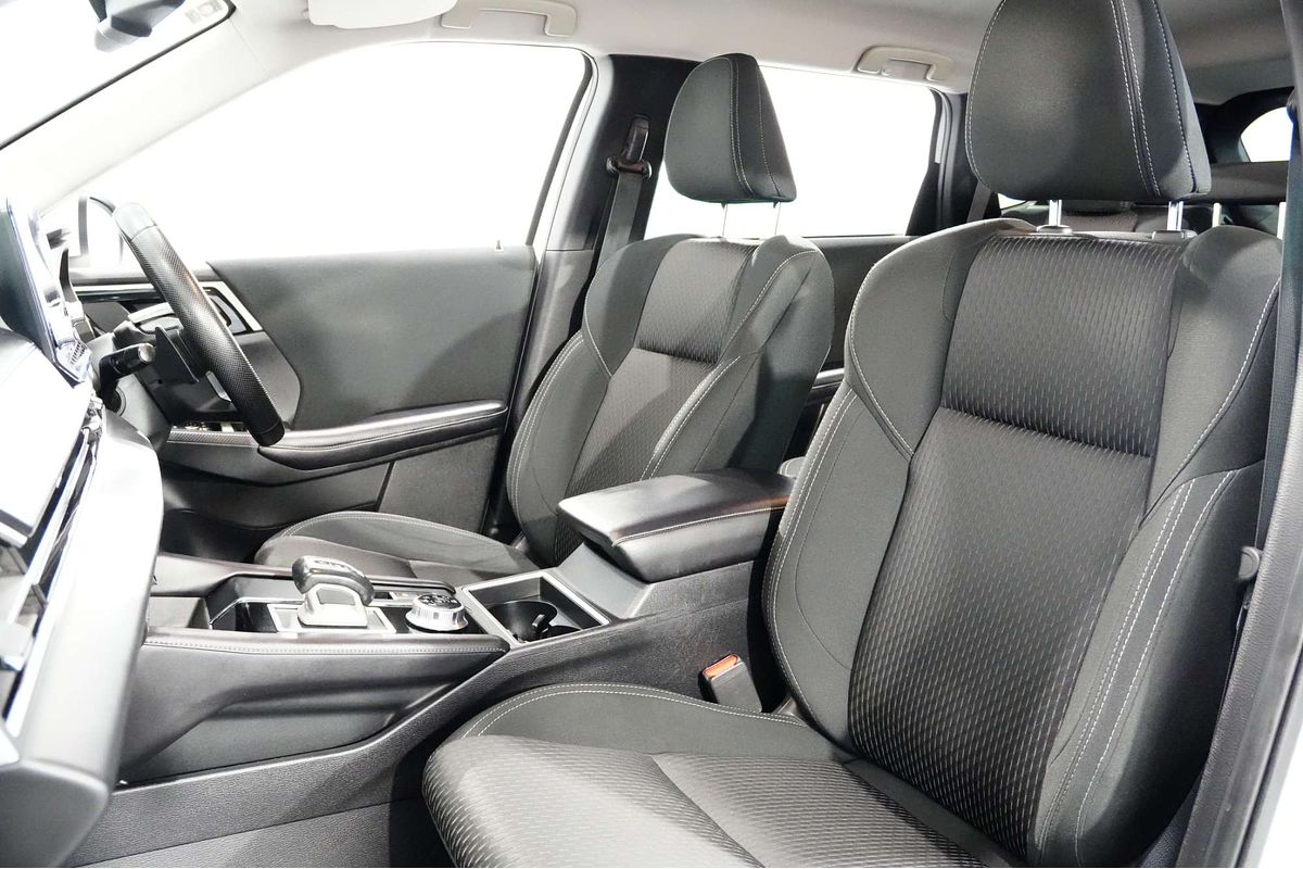 2022 Mitsubishi Outlander LS ZM