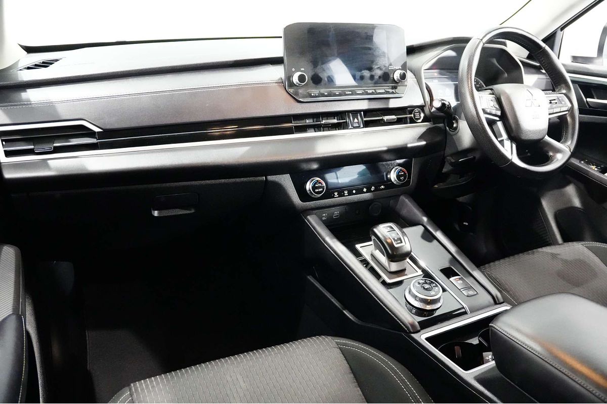 2022 Mitsubishi Outlander LS ZM