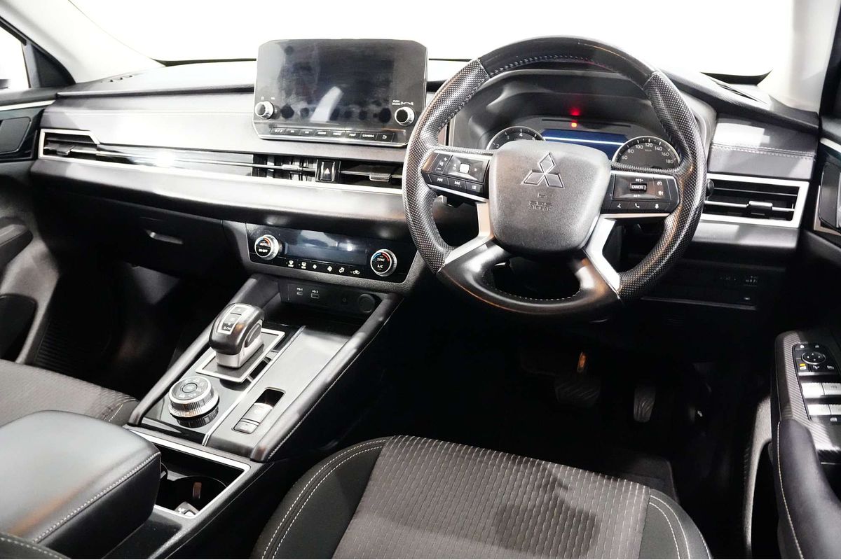 2022 Mitsubishi Outlander LS ZM