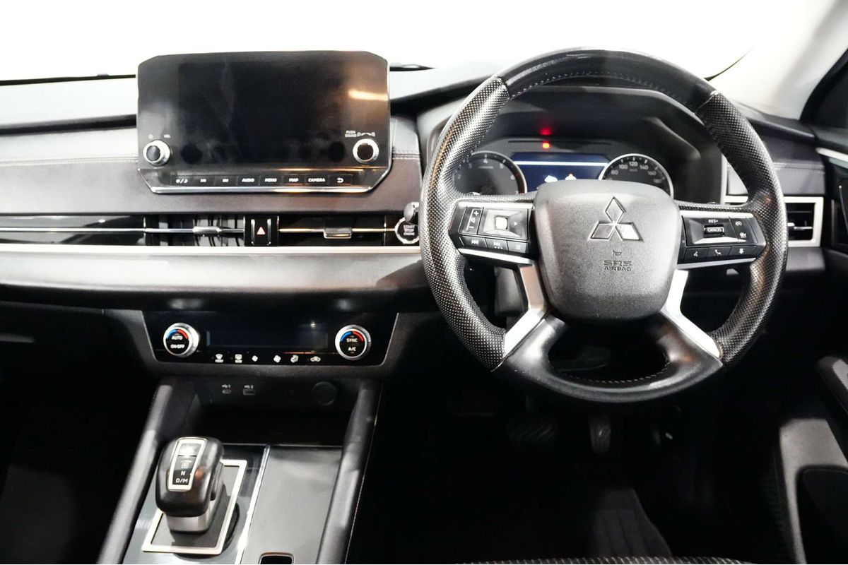 2022 Mitsubishi Outlander LS ZM